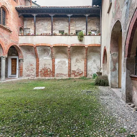 House Of Foscolo - Palazzo Cornazzani - By Host4u * Pavia