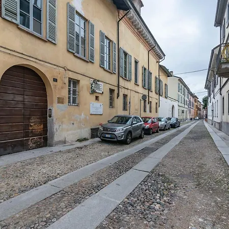 House Of Foscolo - Palazzo Cornazzani - By Host4u Apartment Pavia