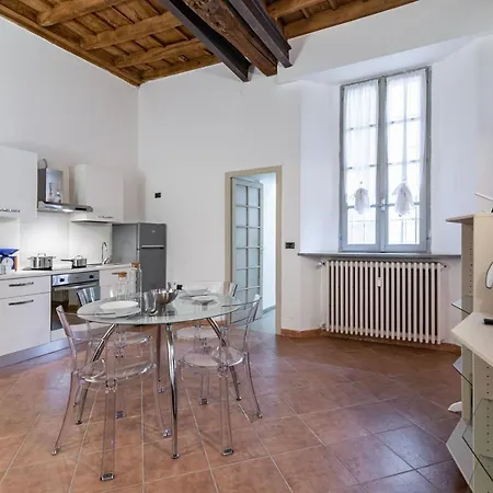 House Of Foscolo - Palazzo Cornazzani - By Host4u Pavia